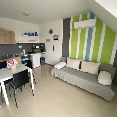 Lexi Family Apartman Апартаменты Хайдусобосло