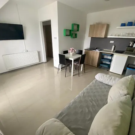 Lexi Family Apartman Апартаменты *